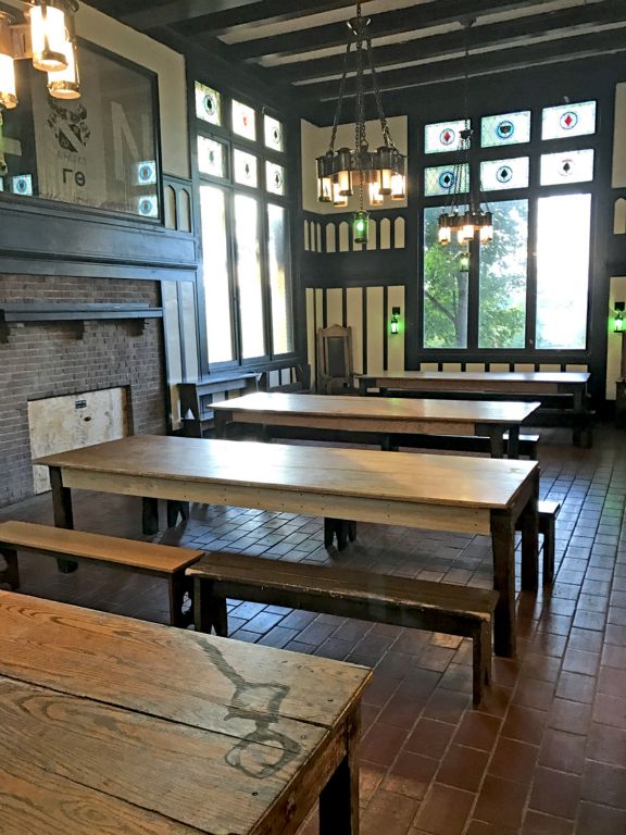 Dining room.